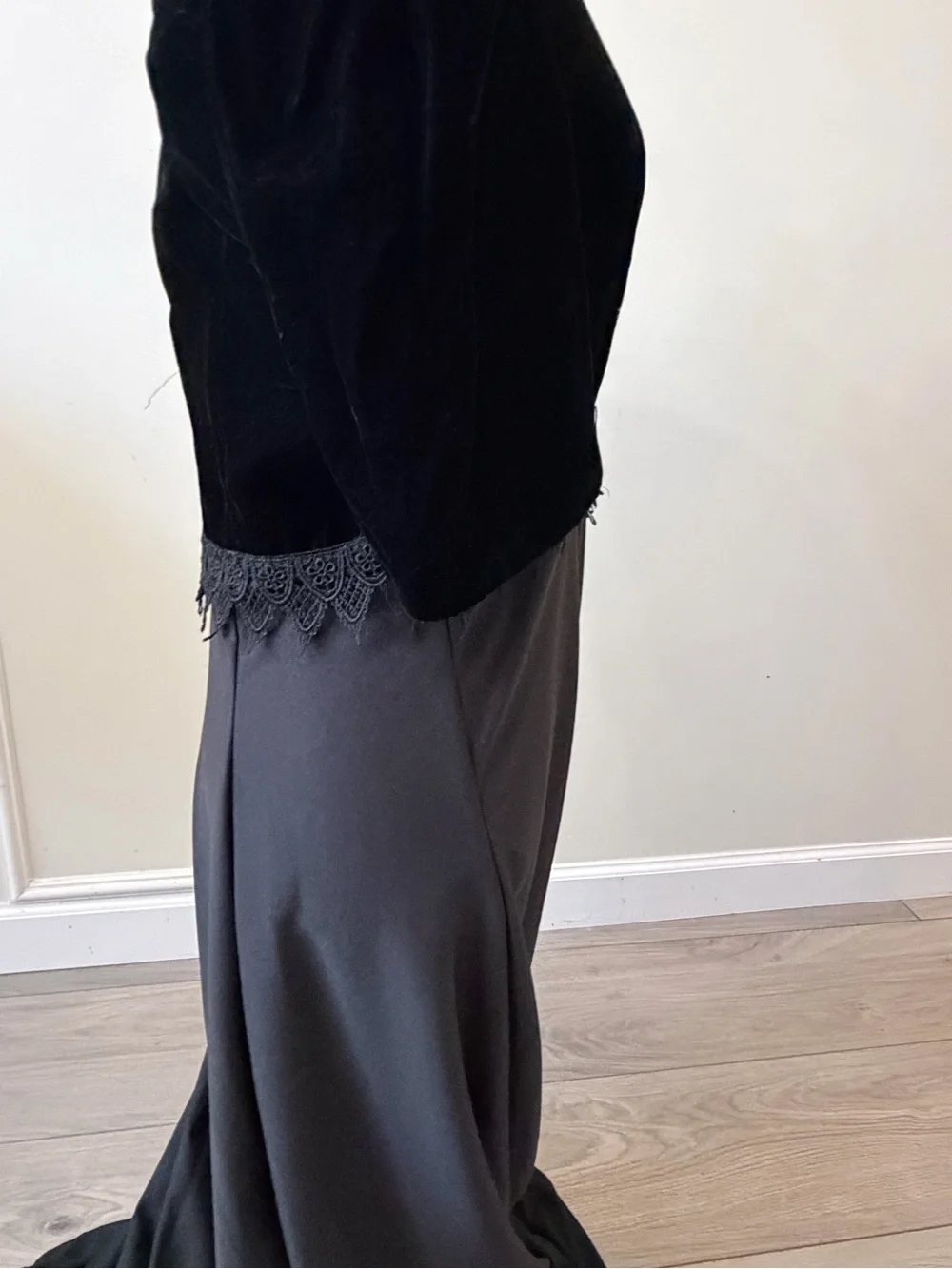 Elegant Black Velvet Maxi Skirt with Fringe Waist